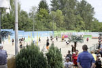 Ein Dorf beacht Volleyball