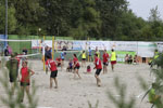 Ein Dorf beacht Volleyball